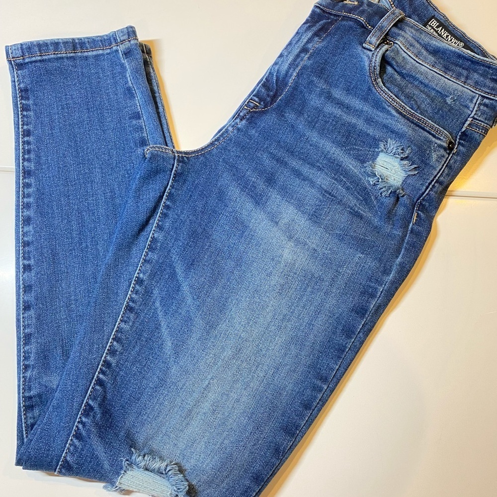 BlankNYC
The Bond Mid Rise Skinny Jeans - Picture 6 of 9